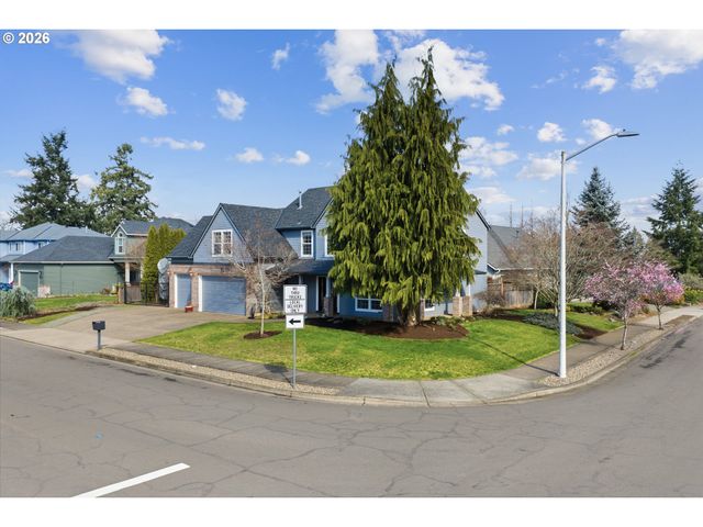 11721 SALMONBERRY Dr, Oregon City, OR 97045
