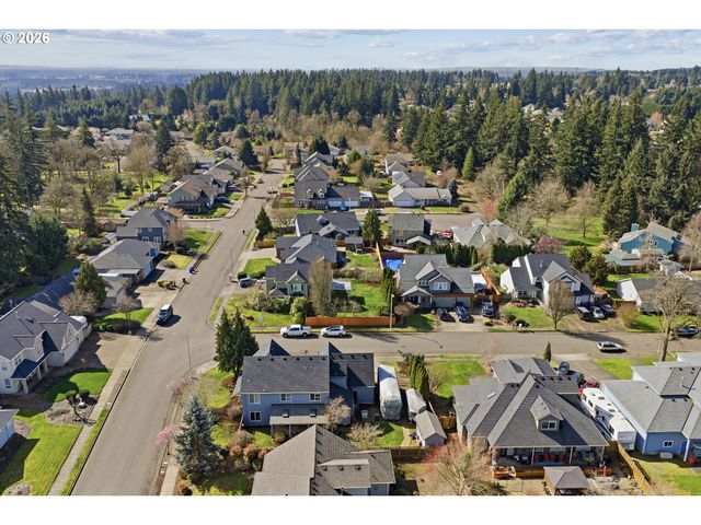 11721 SALMONBERRY Dr, Oregon City, OR 97045