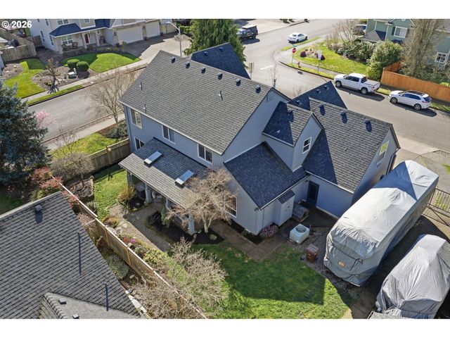 11721 SALMONBERRY Dr, Oregon City, OR 97045