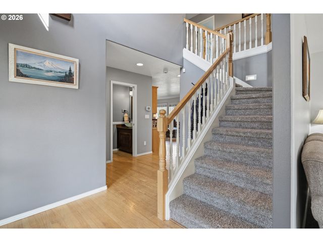 11721 SALMONBERRY Dr, Oregon City, OR 97045