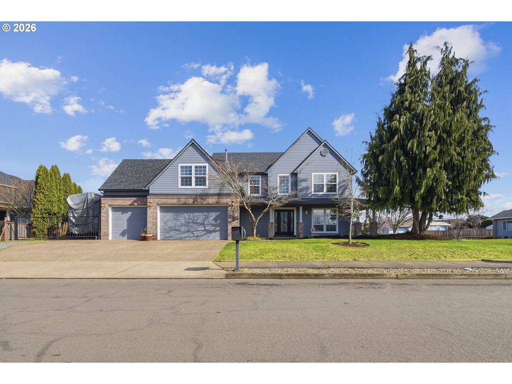 11721 SALMONBERRY Dr, Oregon City, OR 97045