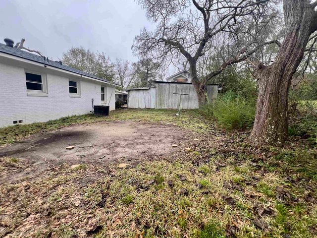 1937 N FM 2276, Henderson, TX 75652