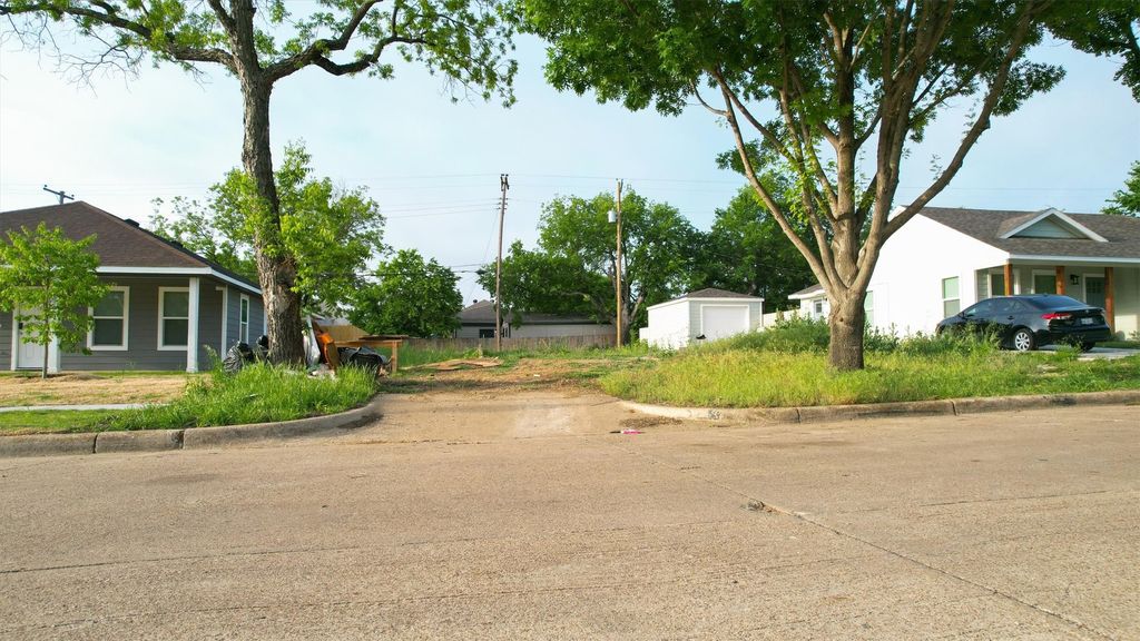 1404 E Cannon Street, Fort Worth, TX 76104