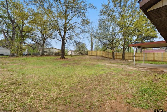 2716 Manilee Lane, Tyler, TX 75702