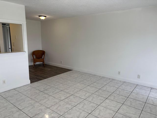 218 Windsor J, West Palm Beach, FL 33417