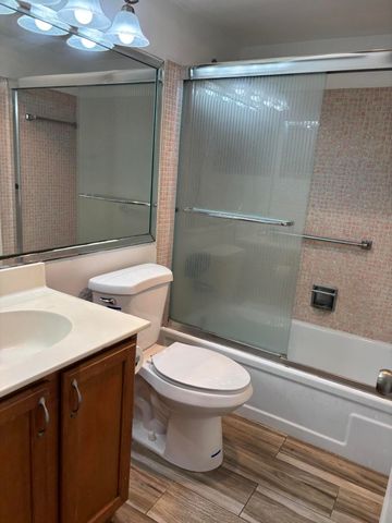 218 Windsor J, West Palm Beach, FL 33417