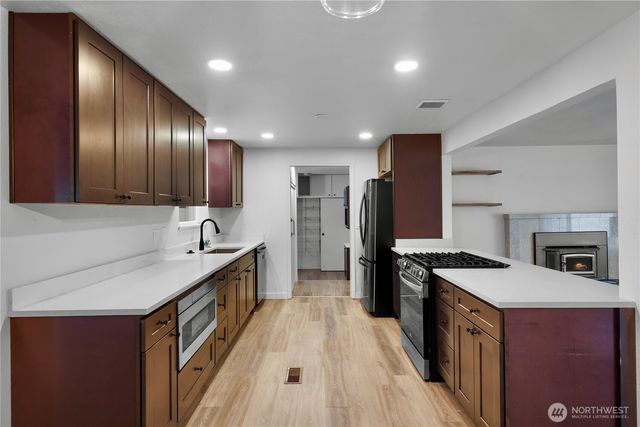 13920 30th Avenue NW, Tulalip, WA 98271