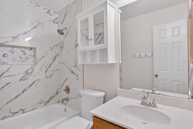 1822 Dartbrook Drive, Rowlett, TX 75089