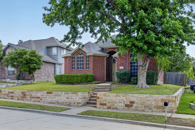 1822 Dartbrook Drive, Rowlett, TX 75089
