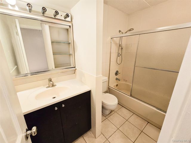 38-08 147 Street 4B, Flushing, NY 11354