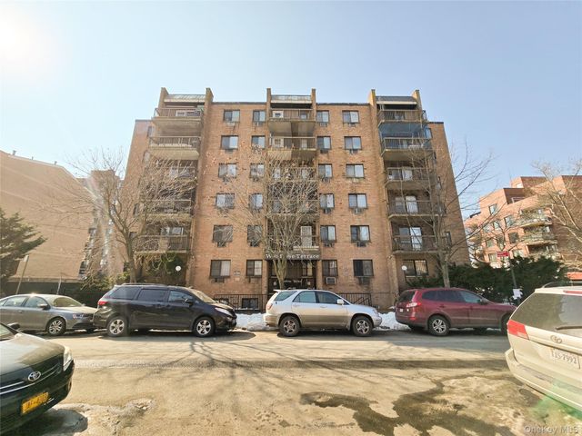 38-08 147 Street 4B, Flushing, NY 11354