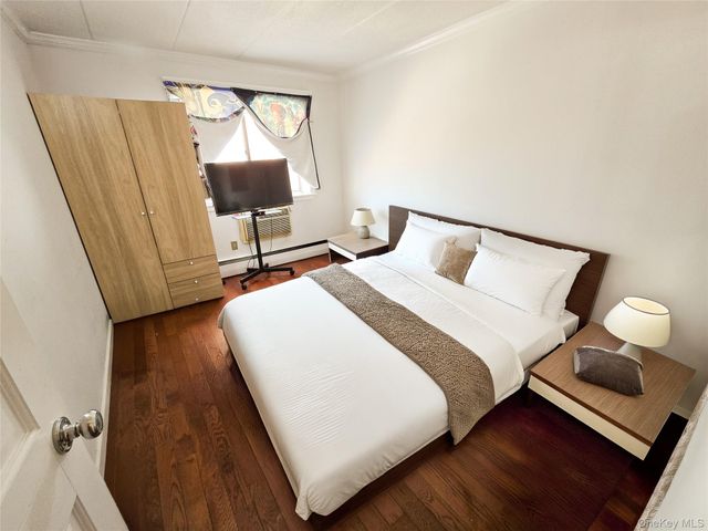 38-08 147 Street 4B, Flushing, NY 11354