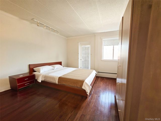 38-08 147 Street 4B, Flushing, NY 11354