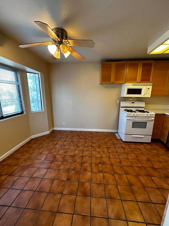 Image 13 of property listing at 7772 Jemez Trail, Yucca Valley, CA 92284