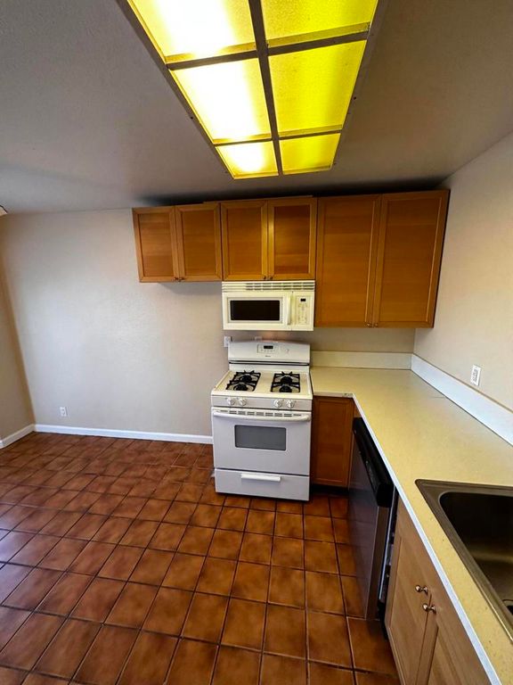 Image 24 of property listing at 7772 Jemez Trail, Yucca Valley, CA 92284