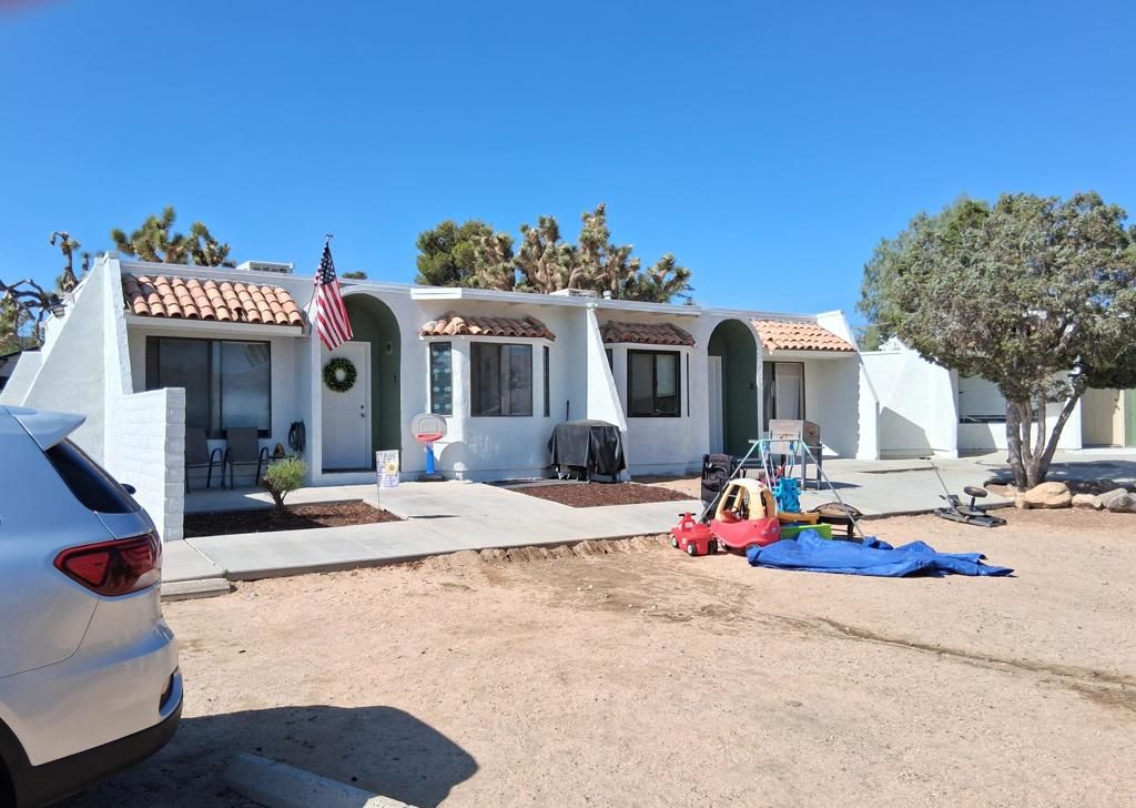 Image 4 of property listing at 7772 Jemez Trail, Yucca Valley, CA 92284