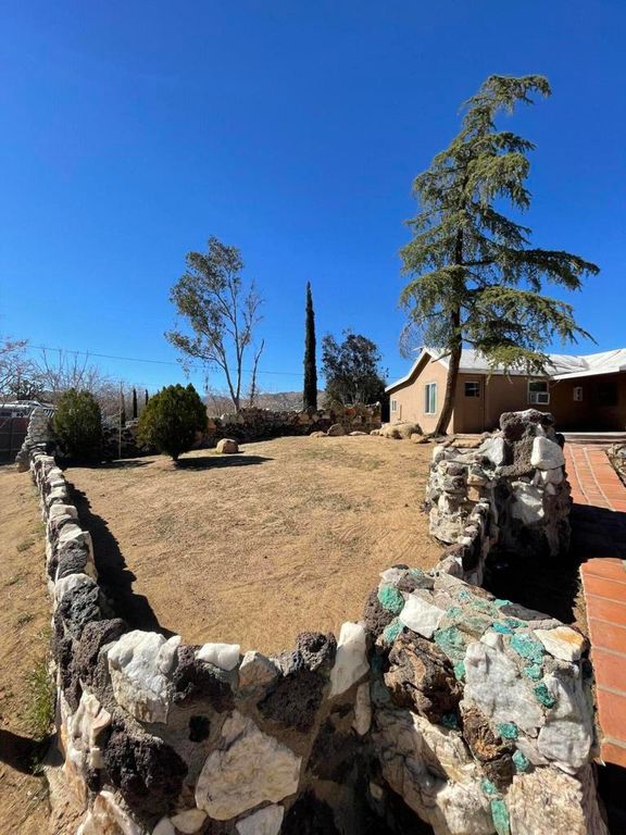 Image 49 of property listing at 7772 Jemez Trail, Yucca Valley, CA 92284