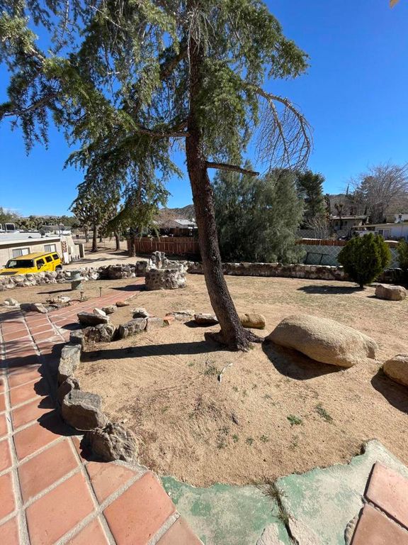 Image 50 of property listing at 7772 Jemez Trail, Yucca Valley, CA 92284