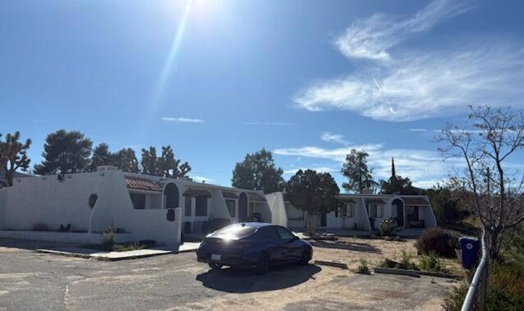 Image 8 of property listing at 7772 Jemez Trail, Yucca Valley, CA 92284