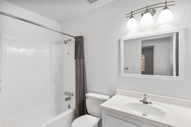 329 Redwood Ave, Tracy, CA 95376