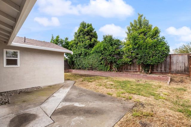 329 Redwood Ave, Tracy, CA 95376