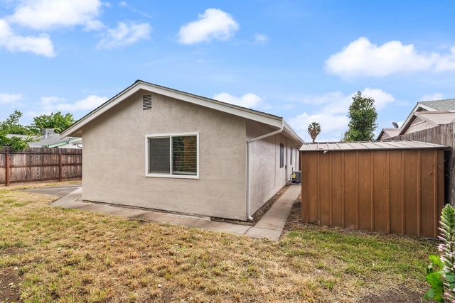 329 Redwood Ave, Tracy, CA 95376