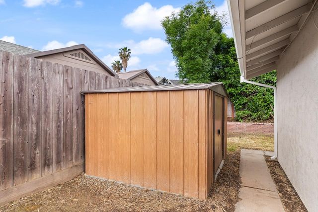 329 Redwood Ave, Tracy, CA 95376