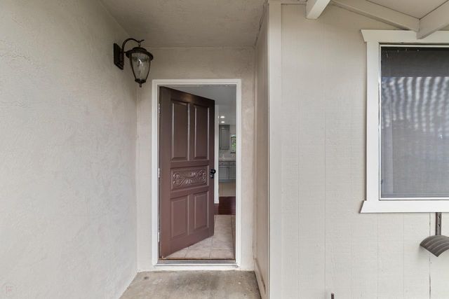 329 Redwood Ave, Tracy, CA 95376