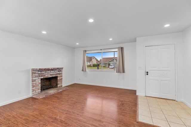 329 Redwood Ave, Tracy, CA 95376