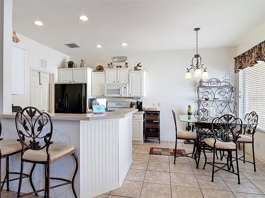 Image 17 of property listing at 219 VICTORIA COMMONS, Deland, FL 32724