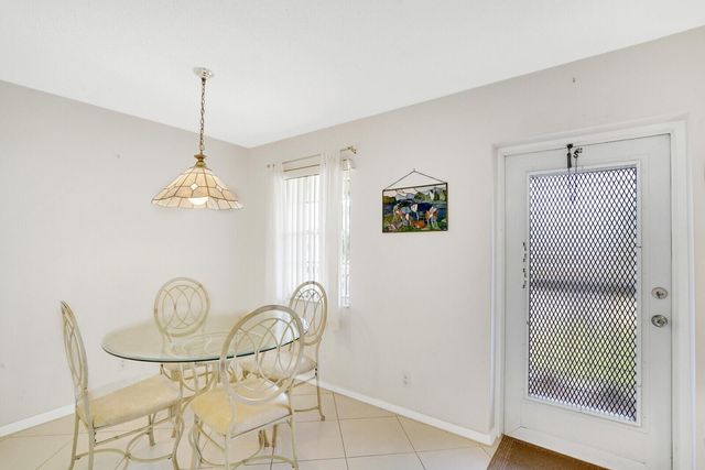 143 Somerset G, West Palm Beach, FL 33417