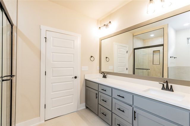 2104 N Dagan Street, Siloam Springs, AR 72761