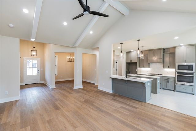 2104 N Dagan Street, Siloam Springs, AR 72761
