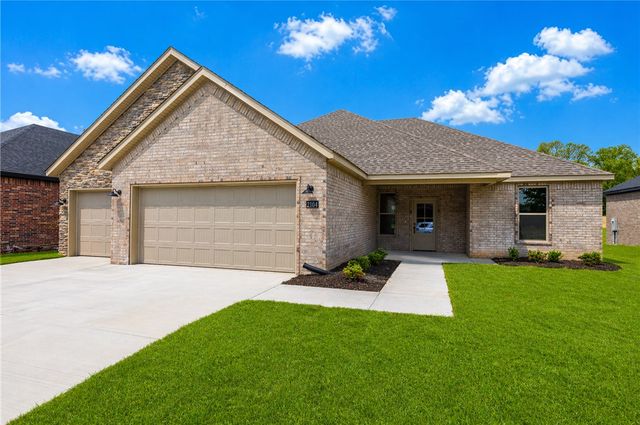 2104 N Dagan Street, Siloam Springs, AR 72761