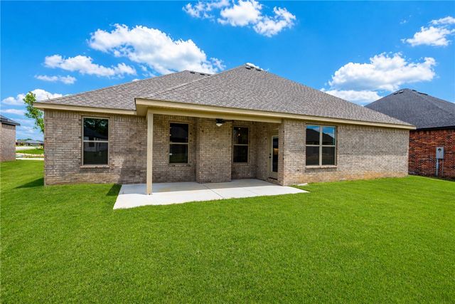 2104 N Dagan Street, Siloam Springs, AR 72761