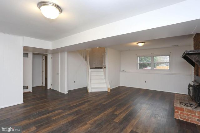 225 PENNSYLVANIA AVE, Pasadena, MD 21122