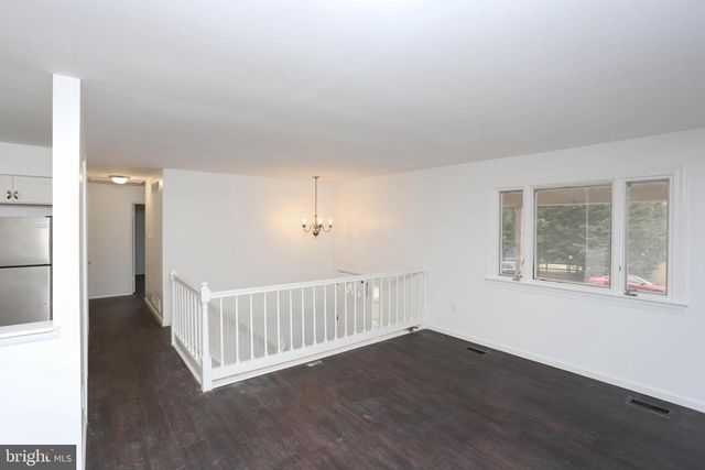 225 PENNSYLVANIA AVE, Pasadena, MD 21122