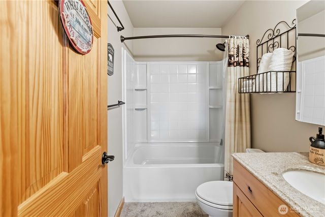 320 Lakeview Way, Easton, WA 98925