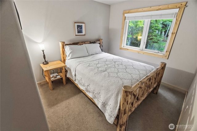 320 Lakeview Way, Easton, WA 98925