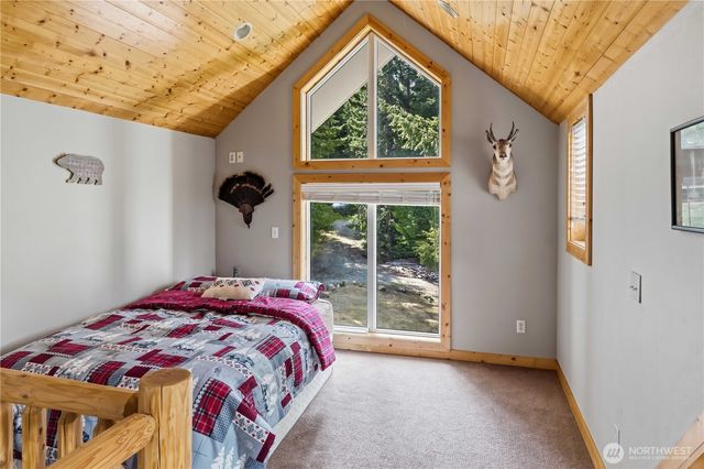 320 Lakeview Way, Easton, WA 98925