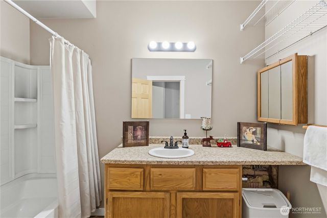 320 Lakeview Way, Easton, WA 98925