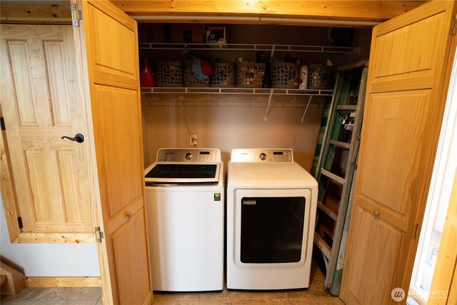 320 Lakeview Way, Easton, WA 98925