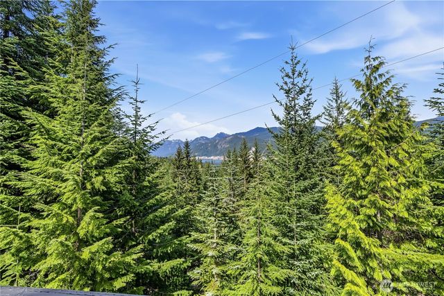320 Lakeview Way, Easton, WA 98925