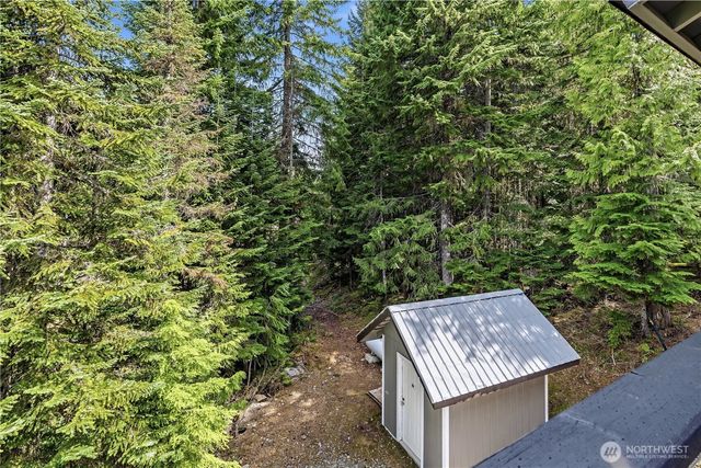 320 Lakeview Way, Easton, WA 98925