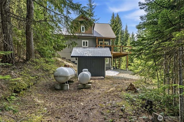 320 Lakeview Way, Easton, WA 98925
