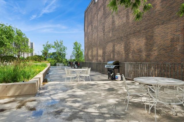 4343 N Clarendon Avenue 1809, Chicago, IL 60613