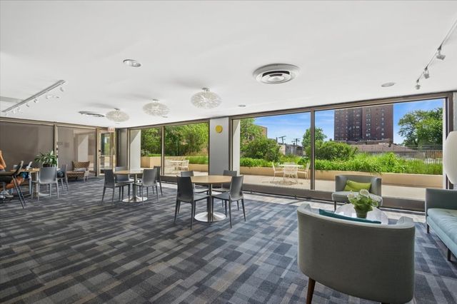 4343 N Clarendon Avenue 1809, Chicago, IL 60613