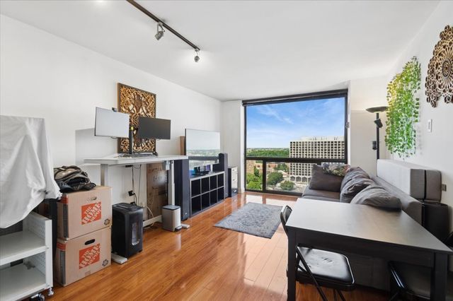 4343 N Clarendon Avenue 1809, Chicago, IL 60613