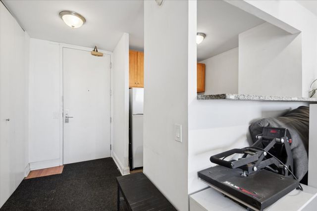 4343 N Clarendon Avenue 1809, Chicago, IL 60613