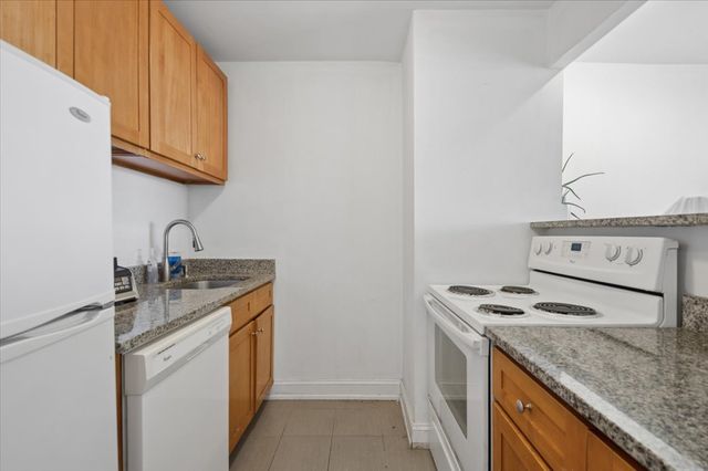 4343 N Clarendon Avenue 1809, Chicago, IL 60613